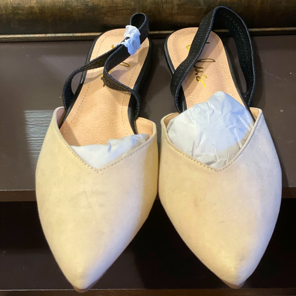 Pointed-Toe Slingback Flats